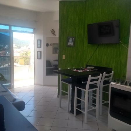 Apto Na Praia De 1 Dormitorio Com Vista Pro Mar A Poucos Passos Da Areia Apartment Florianopolis Ngoại thất bức ảnh