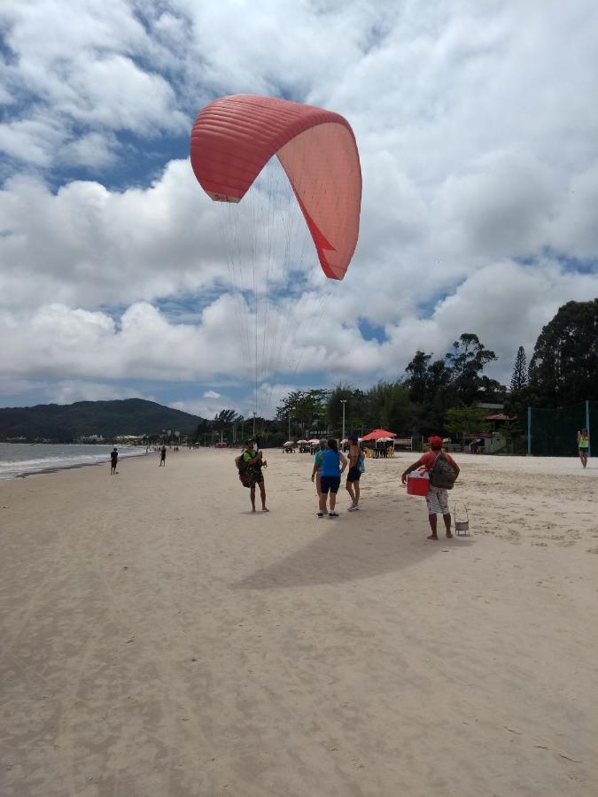 Apto Na Praia De 1 Dormitorio Com Vista Pro Mar A Poucos Passos Da Areia Apartment Florianopolis Ngoại thất bức ảnh