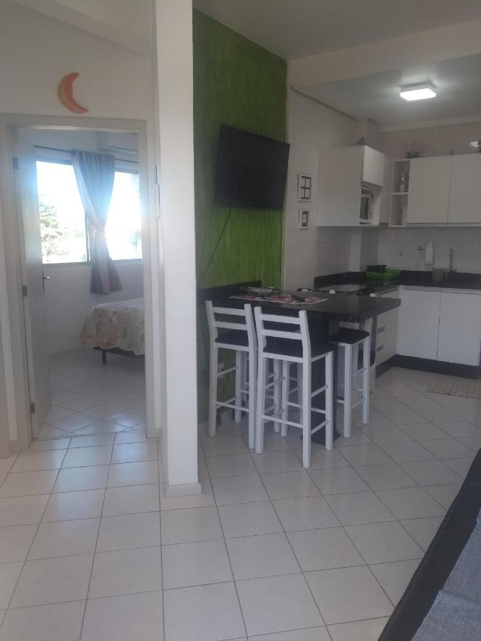 Apto Na Praia De 1 Dormitorio Com Vista Pro Mar A Poucos Passos Da Areia Apartment Florianopolis Ngoại thất bức ảnh