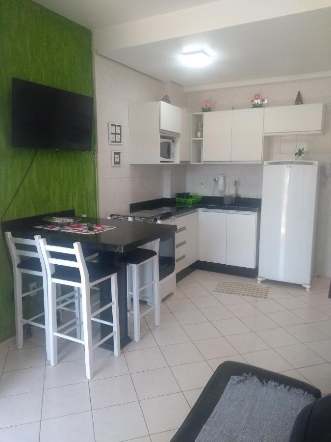 Apto Na Praia De 1 Dormitorio Com Vista Pro Mar A Poucos Passos Da Areia Apartment Florianopolis Ngoại thất bức ảnh