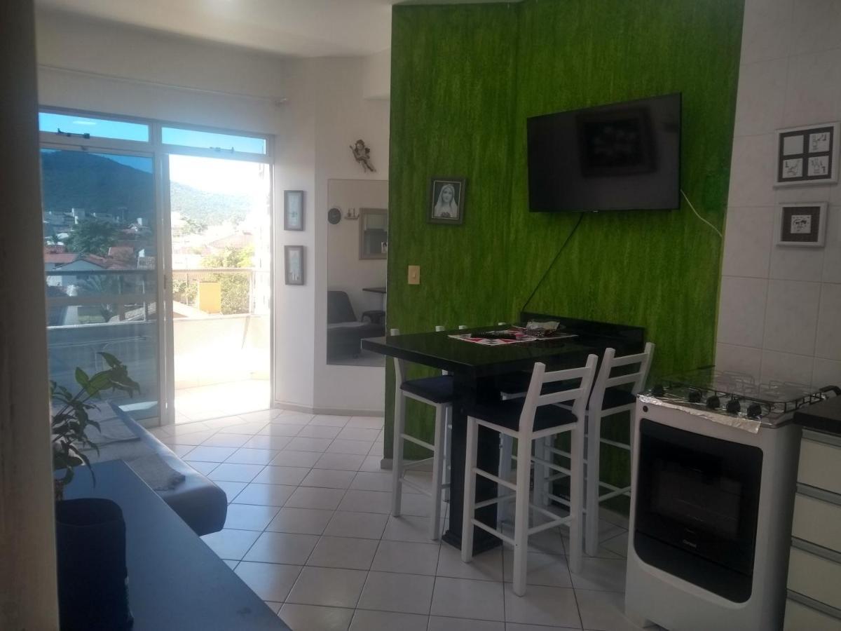 Apto Na Praia De 1 Dormitorio Com Vista Pro Mar A Poucos Passos Da Areia Apartment Florianopolis Ngoại thất bức ảnh